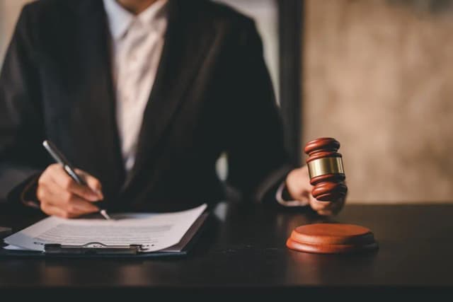 Jak przebiega rozprawa o ubezwłasnowolnienie - kluczowe informacje i etapy Jak przebiega rozprawa o ubezwłasnowolnienie - kluczowe informacje i etapy